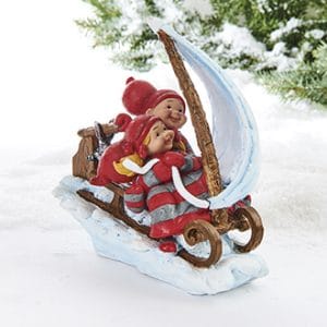 Babynisser på kjelke med seil – perfekt til nisselandskap (13 x 14 x 8 cm)